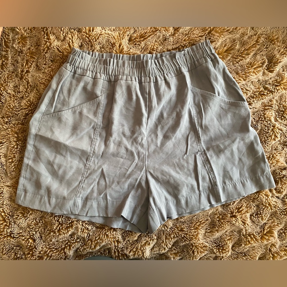 Simply Vera by Vera Wang high waist elastic waist slate shorts